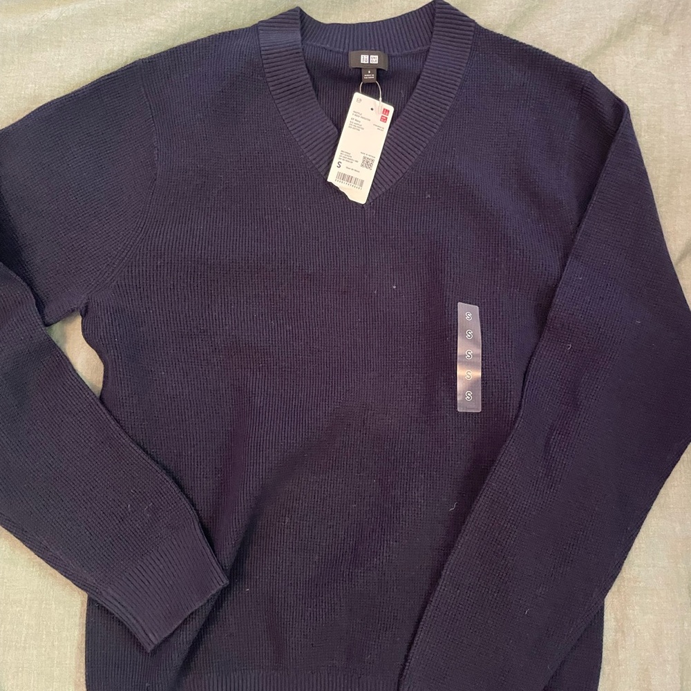 Uniqlo Men's Deep Blue V-Neck Sweater